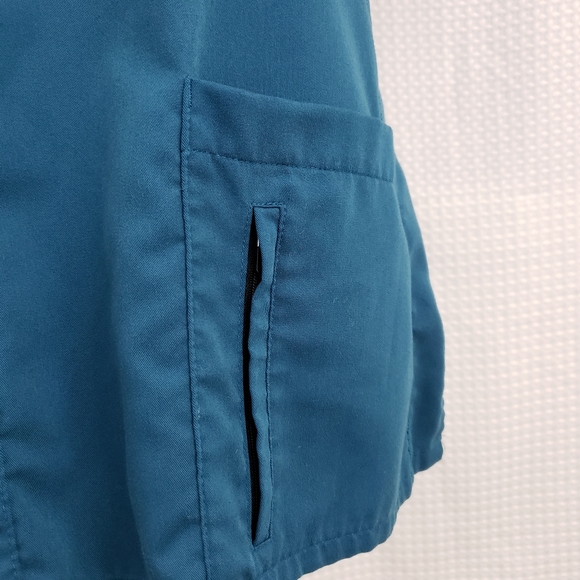 Greys Anatomy Top Active 4 Pocket Scrub Top Teal Size Medium - Picture 4 of 9